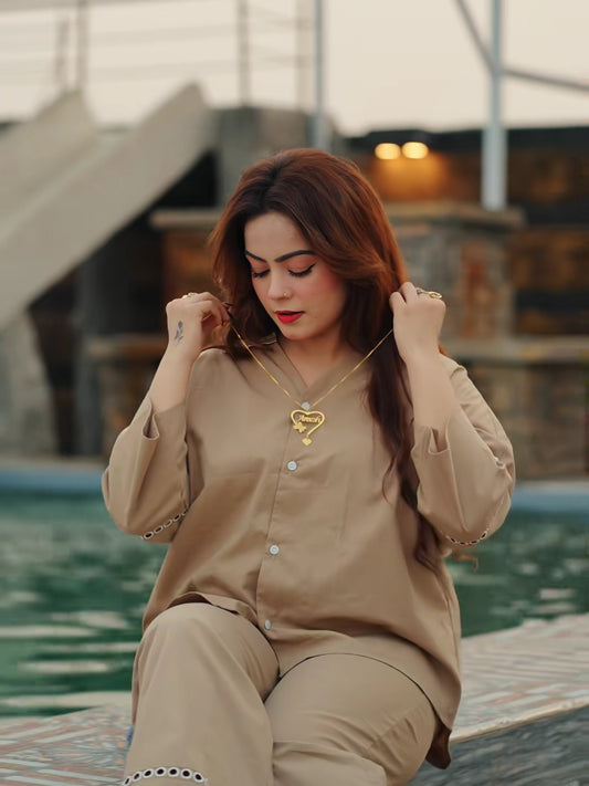 Gold Single Name Necklace Article 48