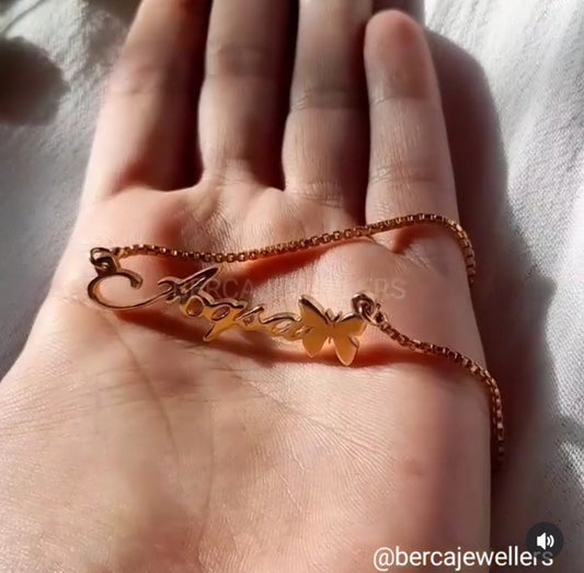 Gold Single Name Necklace Article 49