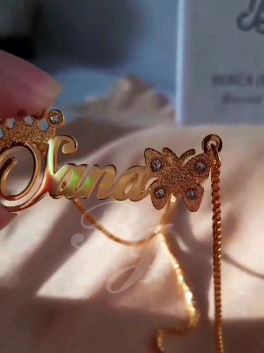 Gold Single Name Necklace Article 51