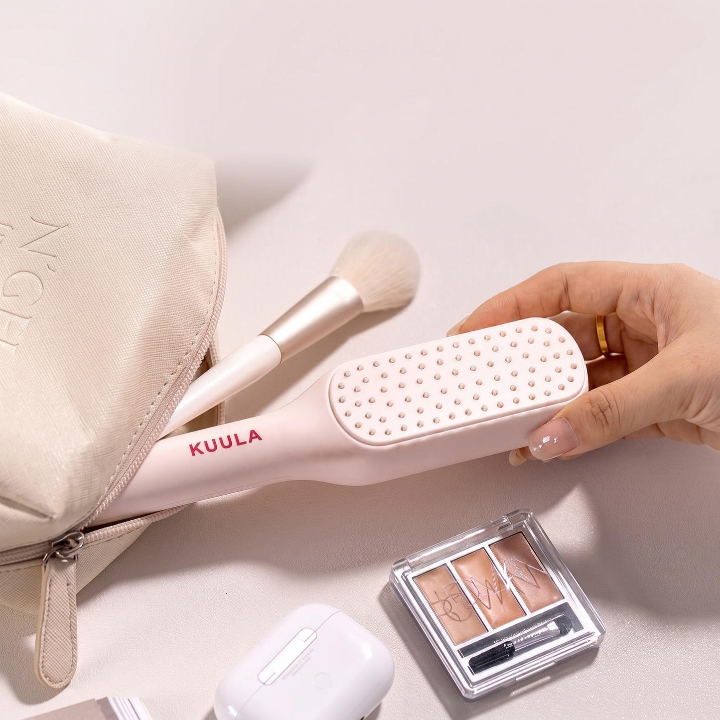Self Cleaning Brush